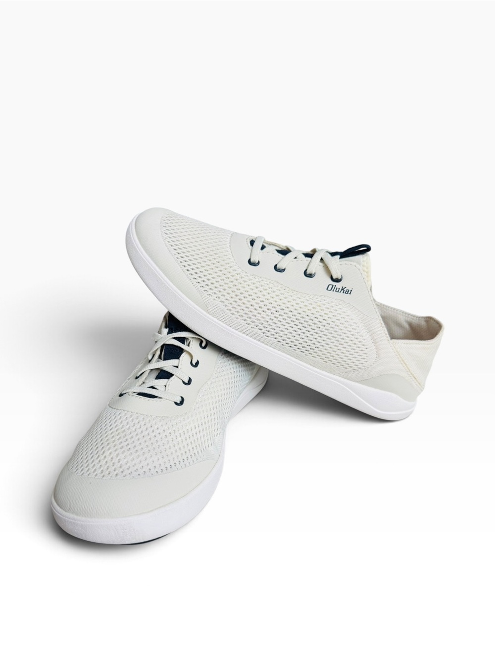 OluKai Moku Pae Men’s 10.5 White Mesh Shoes Sneakers